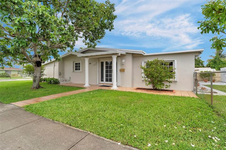 Property Photo:  361 SE 6th Ave 1  FL 33010 