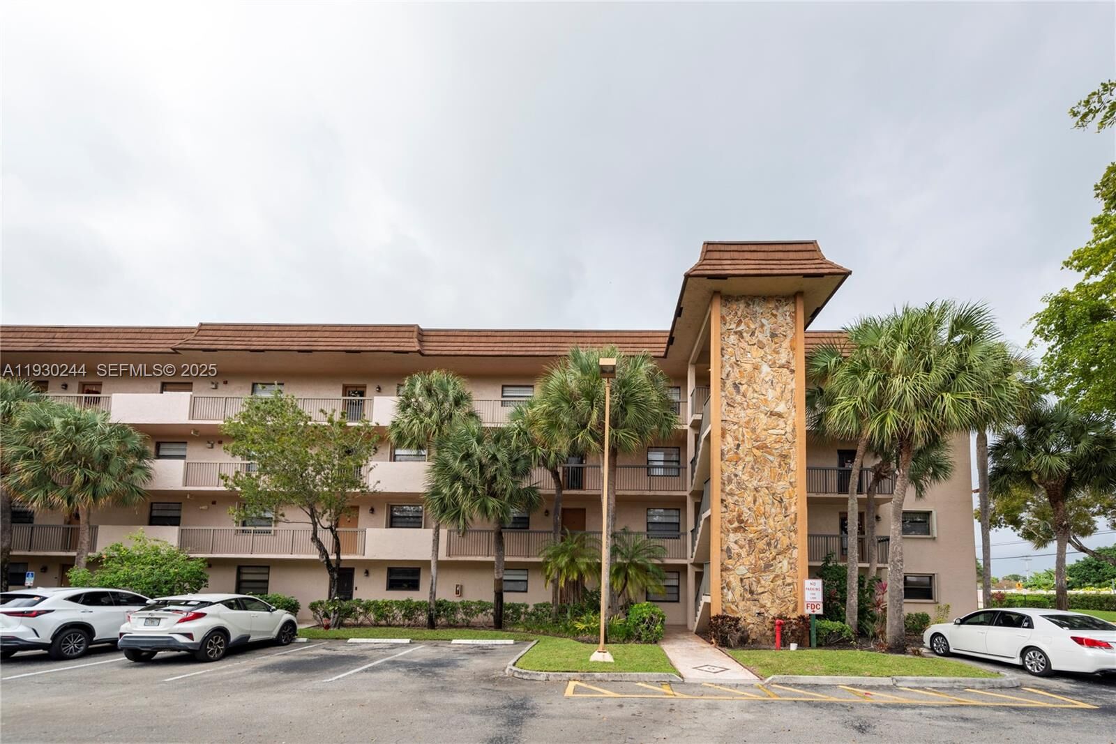 Property Photo:  4940 E Sabal Palm Blvd Ph414  FL 33319 