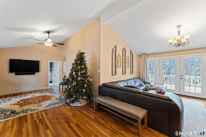 Property Photo:  1 Hawthorne Cove Road  CT 06811 