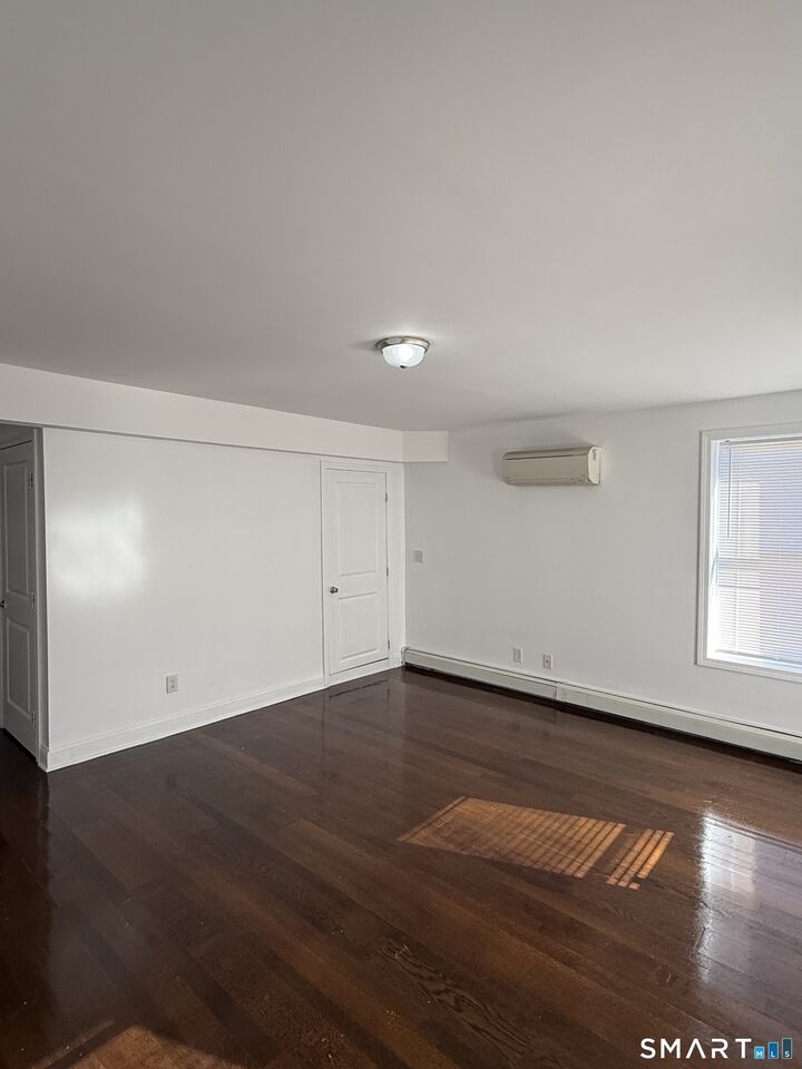 Property Photo:  29 Moulthrop Street 1  CT 06401 