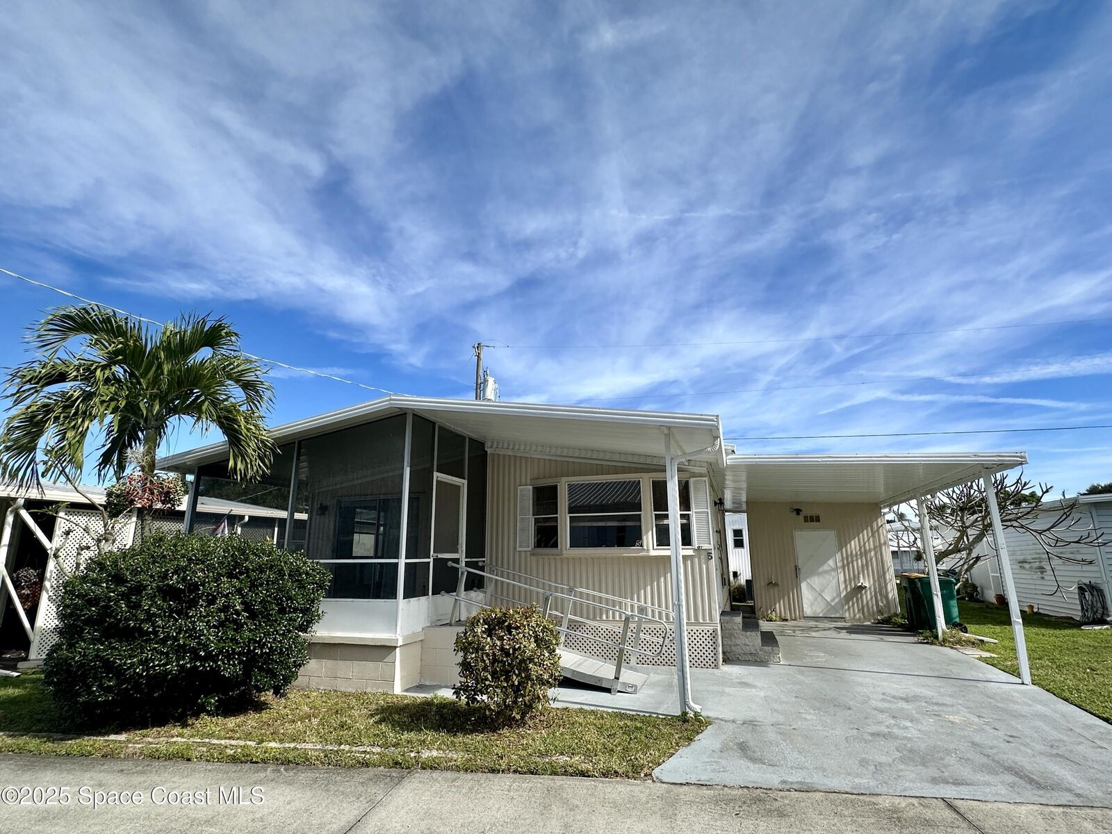 Property Photo: 1675 Oceana Drive FL 32952
