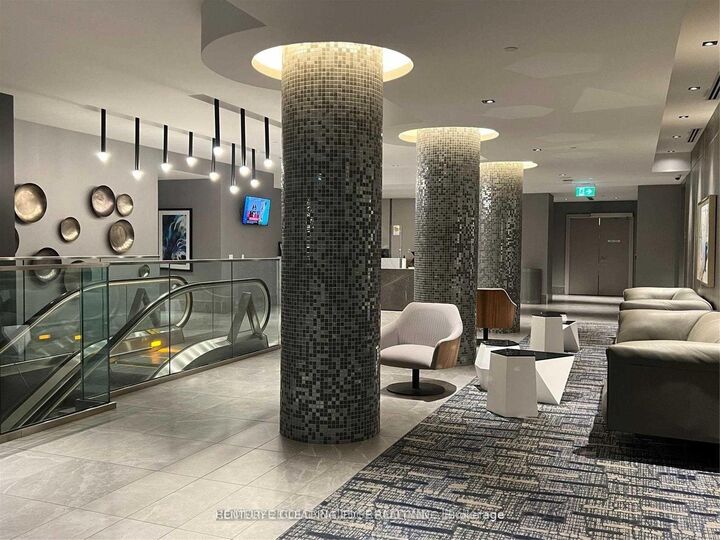 Property Photo:  50 Wellesley Street E 806  ON M4Y 1G2 