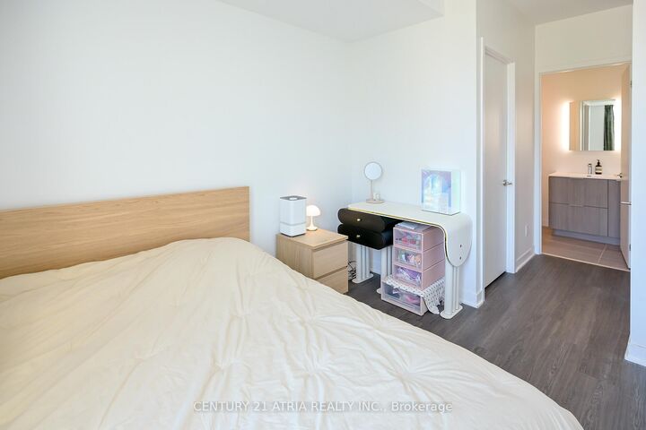 Property Photo:  185 Alberta Avenue 303  ON M6C 0A5 