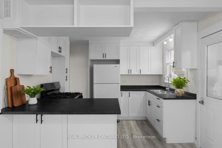 Property Photo:  20 Rose Avenue  ON L3V 2N5 