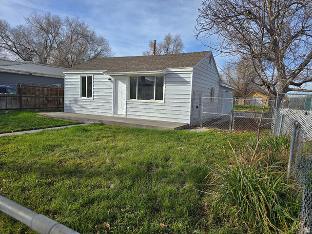 946 S Navajo St S  Salt Lake City UT 84104 photo