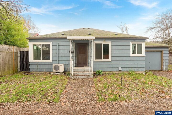 Property Photo:  1645 McCoy Av NE  OR 97301 