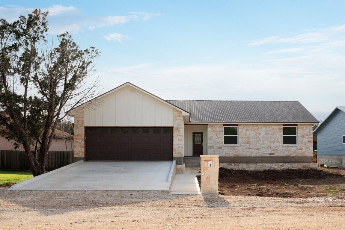 Property Photo: 5 Quiet Meadow Circle TX 78676