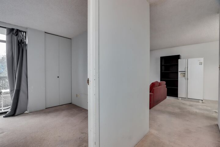 Property Photo: 5932 Patterson Avenue 904 BC V5H 4B4