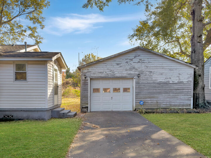 Property Photo:  2207 Margaret Drive  SC 29406 