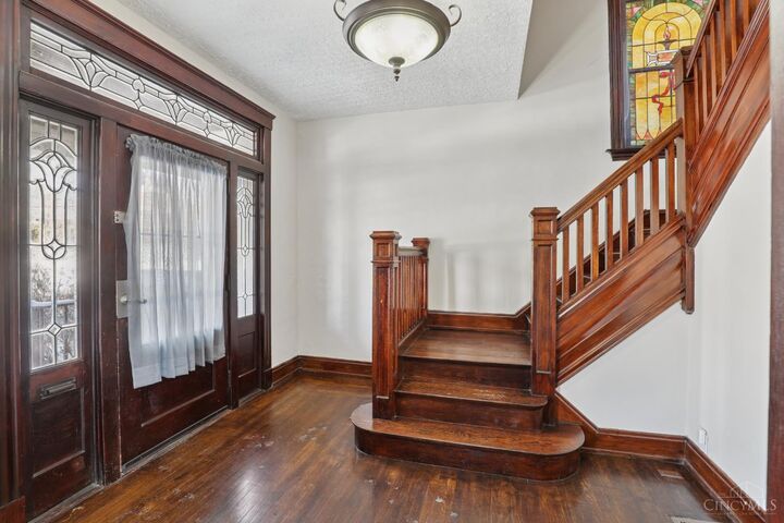 Property Photo: 4261 W 8th Street OH 45205