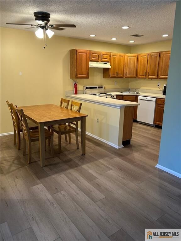 Property Photo:  3 E Wycoff Way 3  NJ 08816 