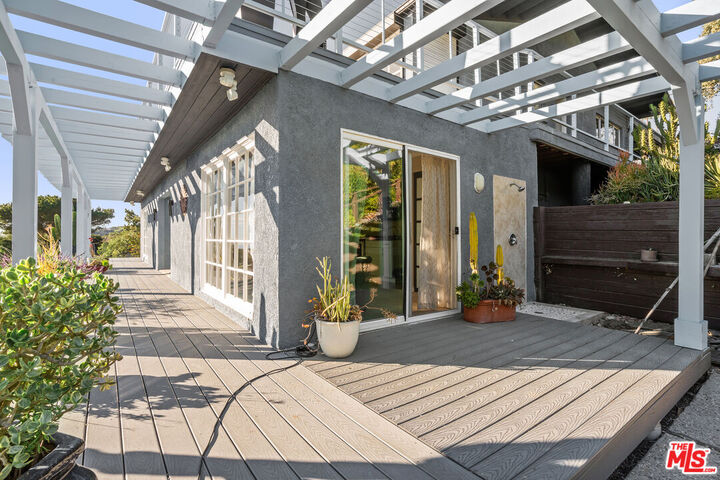 Property Photo: 9402 Houston Rd CA 90265