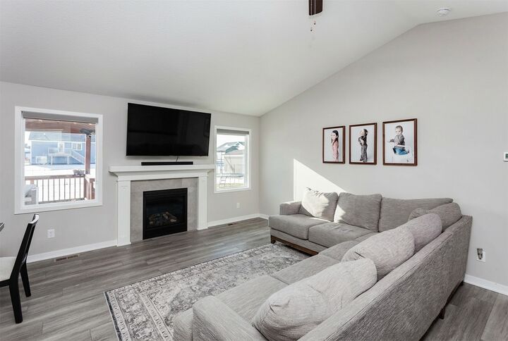 Property Photo:  429 Wicker Drive  IA 50124 