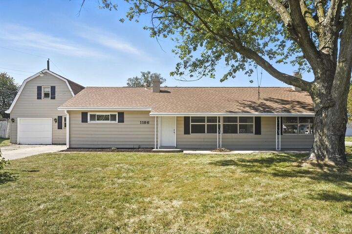 Property Photo:  1186 Braeburn Drive  IN 46774 