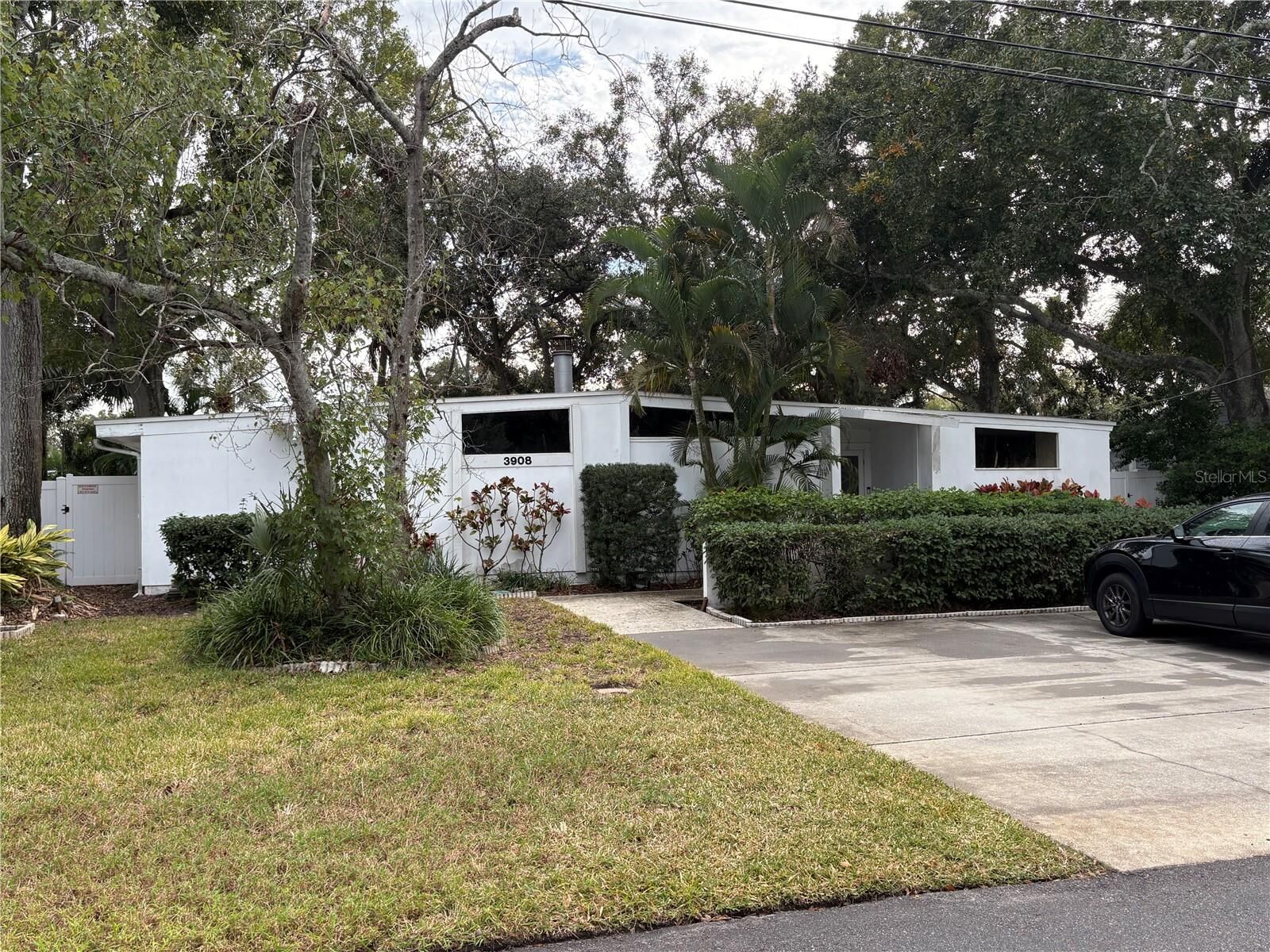Property Photo:  3908 W San Miguel Street  FL 33629 