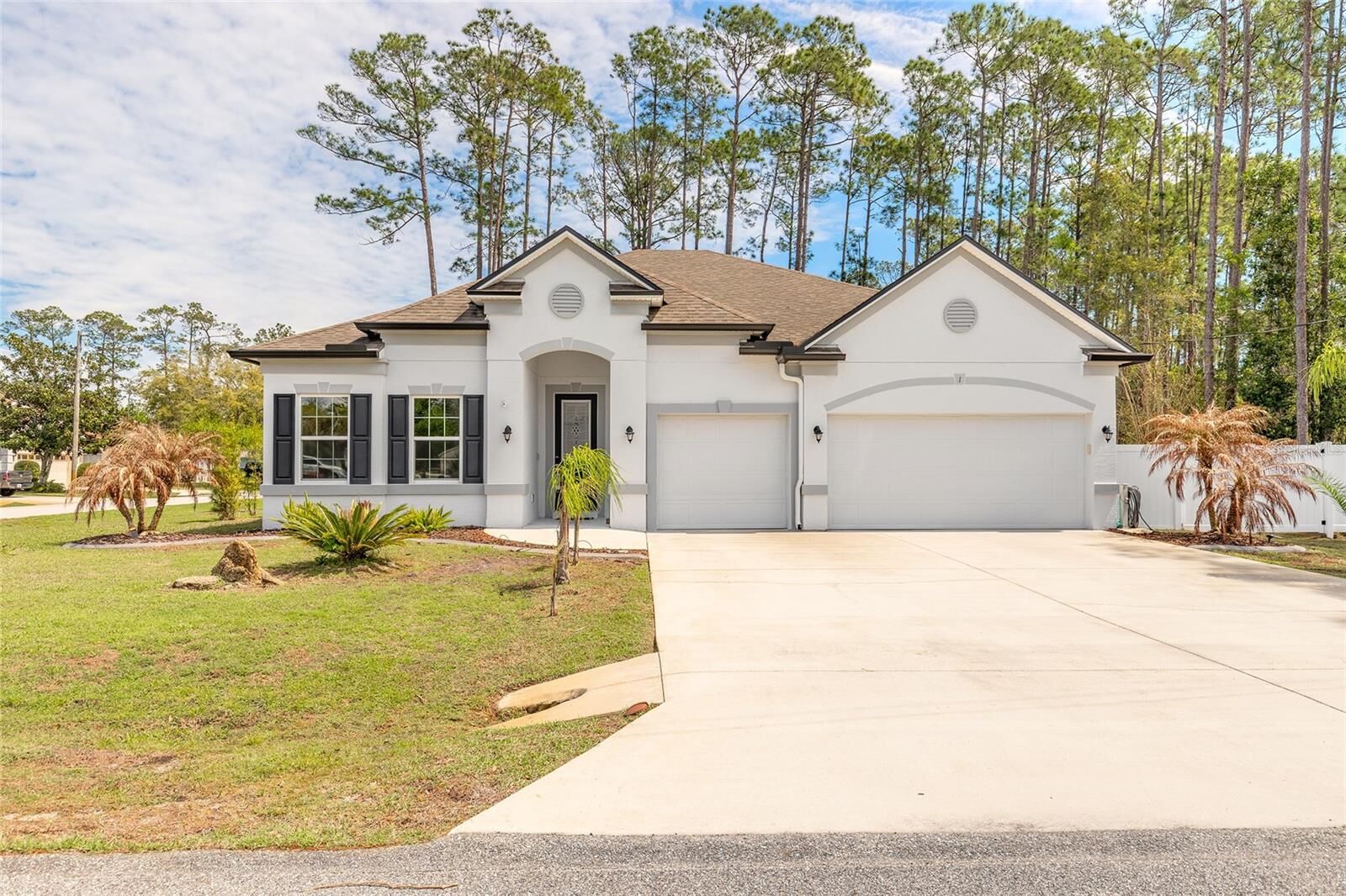 Property Photo:  1 Essex Place  FL 32164 