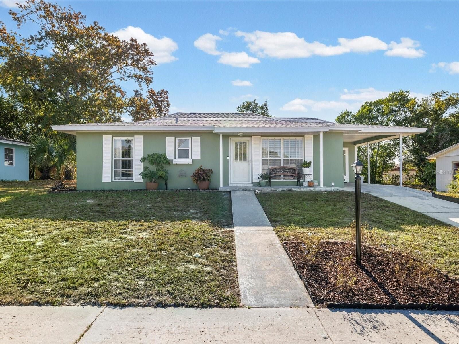 Property Photo:  444 Edgehill Avenue  FL 34606 