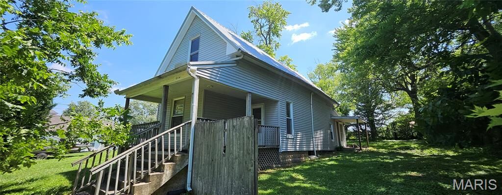 Property Photo:  804 4th Street E  MO 63780 
