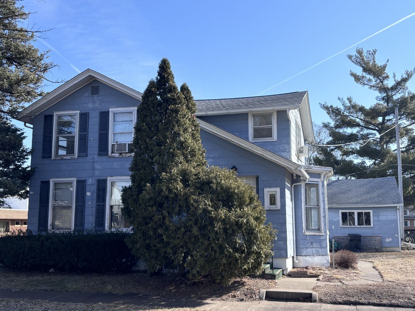 Property Photo:  2235 Pershing Blvd Boulevard  IA 52732 