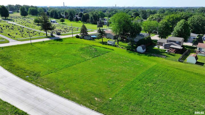 Property Photo:  1813 Zara  IA 52732 