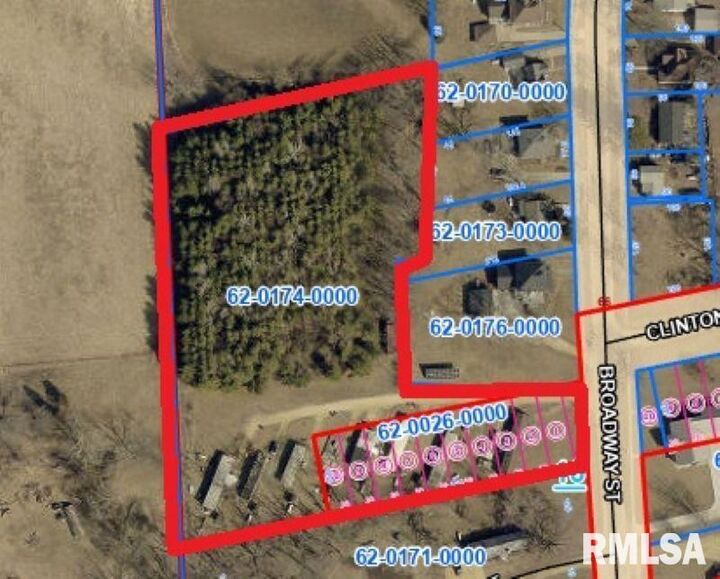 Property Photo:  131 Broadway Street  IA 52731 