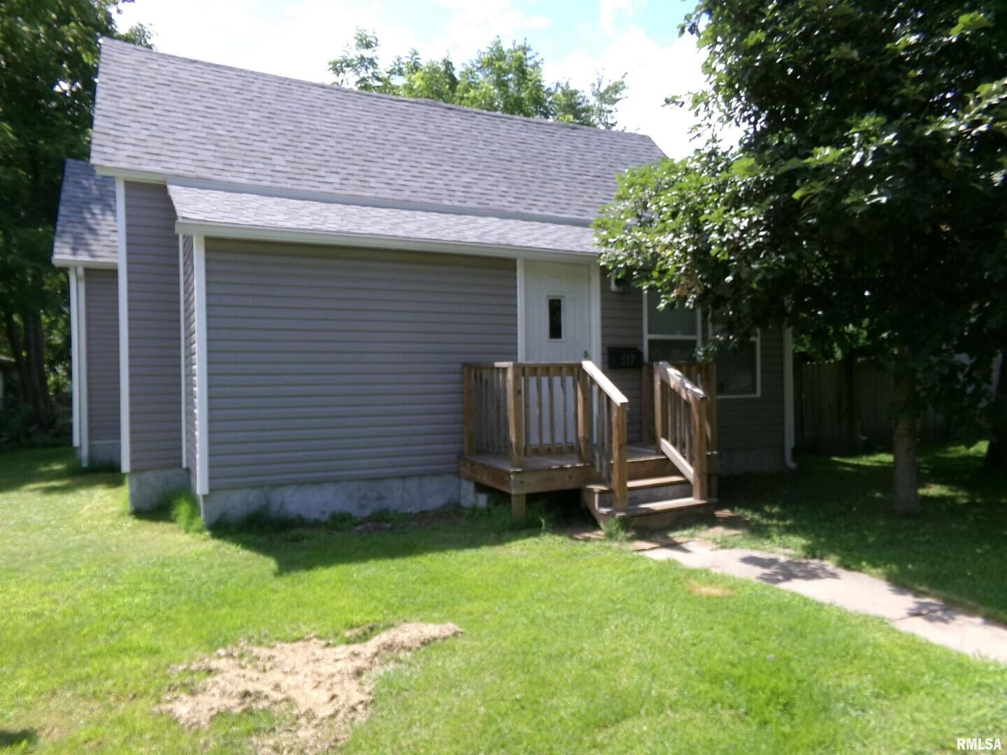 Property Photo: 517 N 12th Street IL 62948