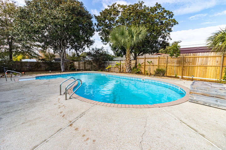 Property Photo:  2865 Winners Circle Drive  FL 32566 