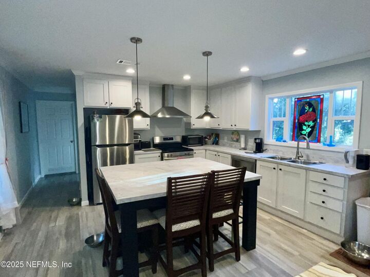 Property Photo: 106 Lake Circle FL 32189