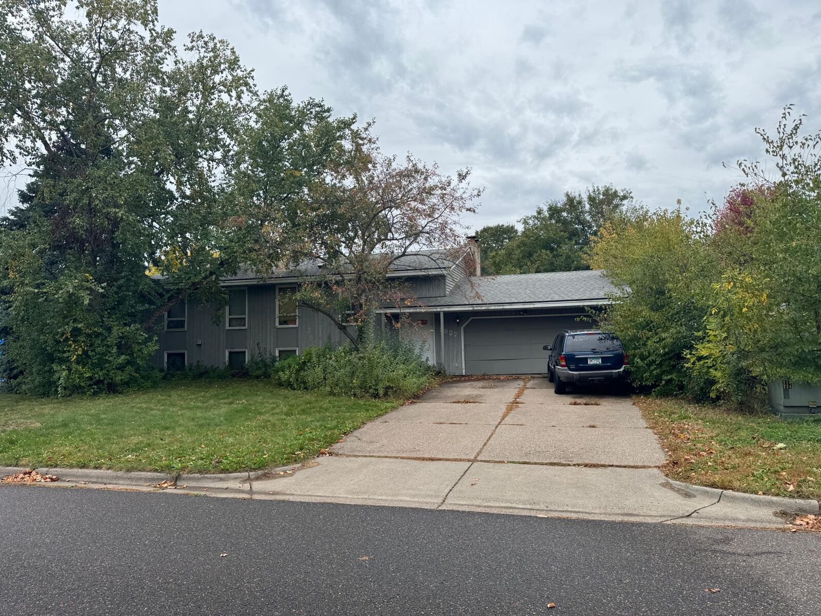 Property Photo:  2937 Chippewa Avenue  MN 55109 