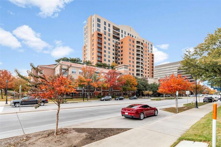 Property Photo:  330 Las Colinas Boulevard E 422  TX 75039 