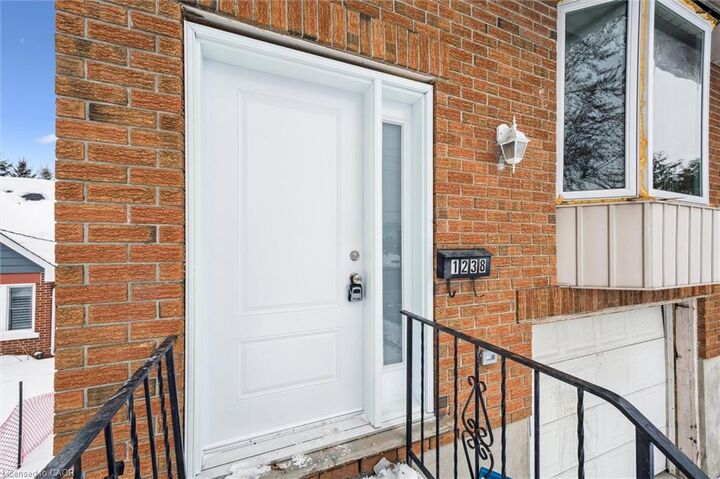 Property Photo:  1238 Ottawa Street S Upper  ON N2E 1L8 