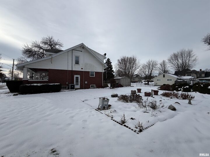 Property Photo: 486 Lombard Street IL 61401