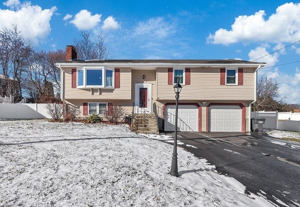 Property Photo:  8 Bandy Ln  MA 01757 