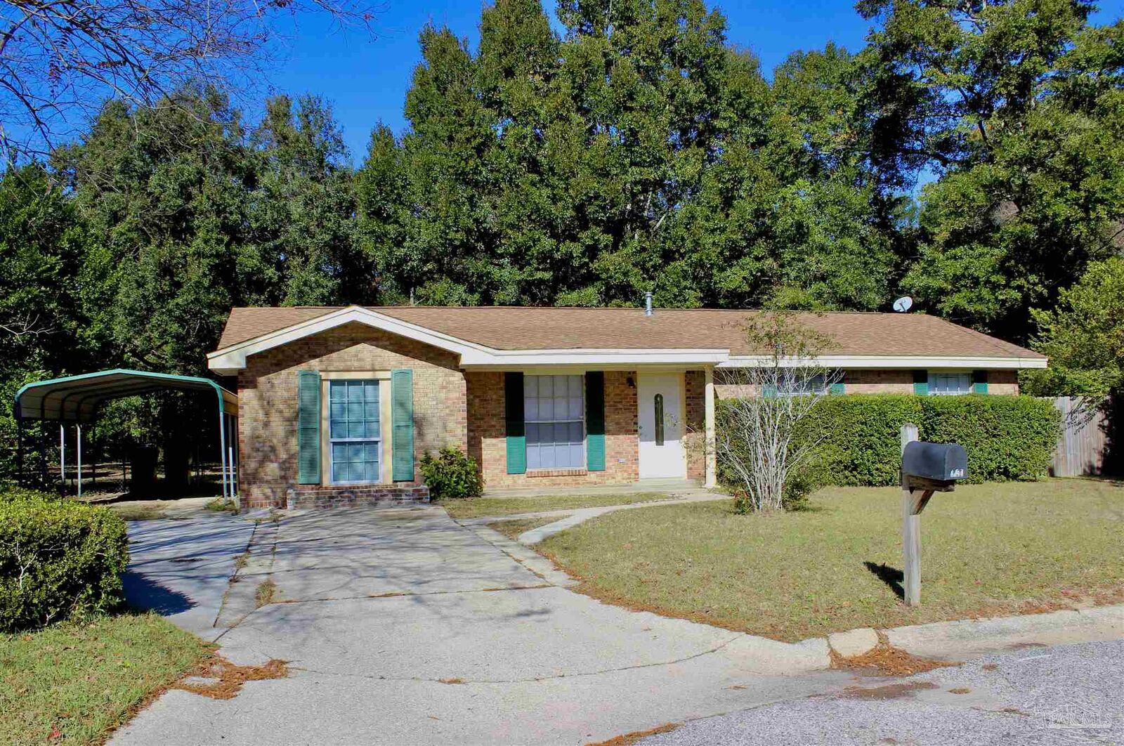 Property Photo: 2152 Atwood Dr FL 32514