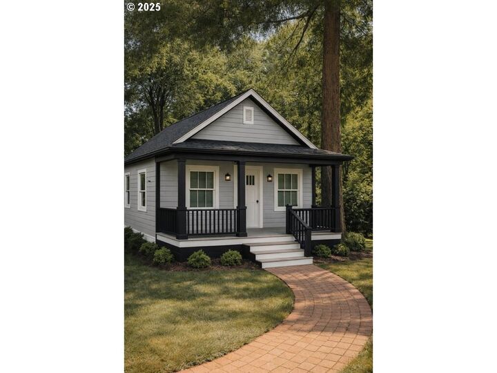 Property Photo:  9604 SE Stanley Ave  OR 97222 