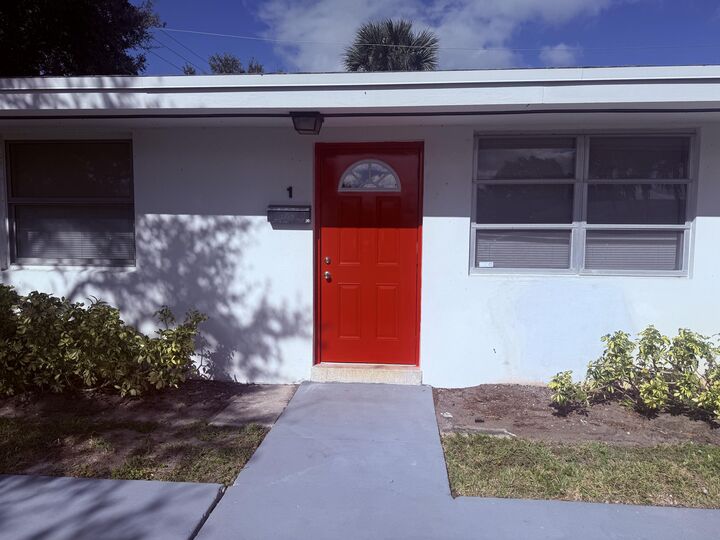 Property Photo: 630 Prosperity Farms Road 1 FL 33408