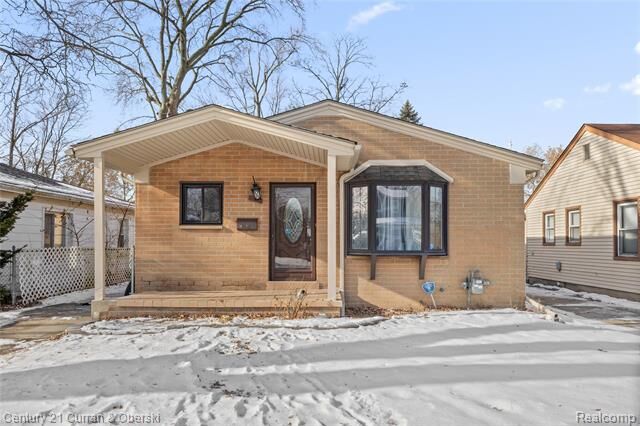 Property Photo:  5949 Fenton Street  MI 48127 
