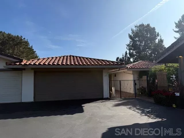 Property Photo:  115 Vallarta Ct  CA 92075 