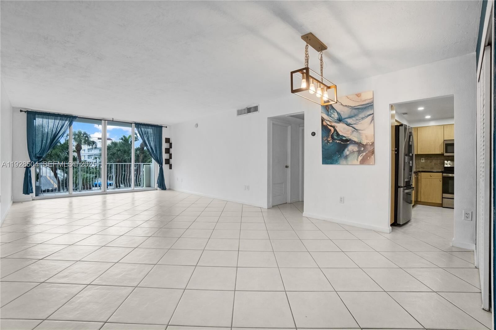 Property Photo:  10350 W Bay Harbor Dr 2L  FL 33154 