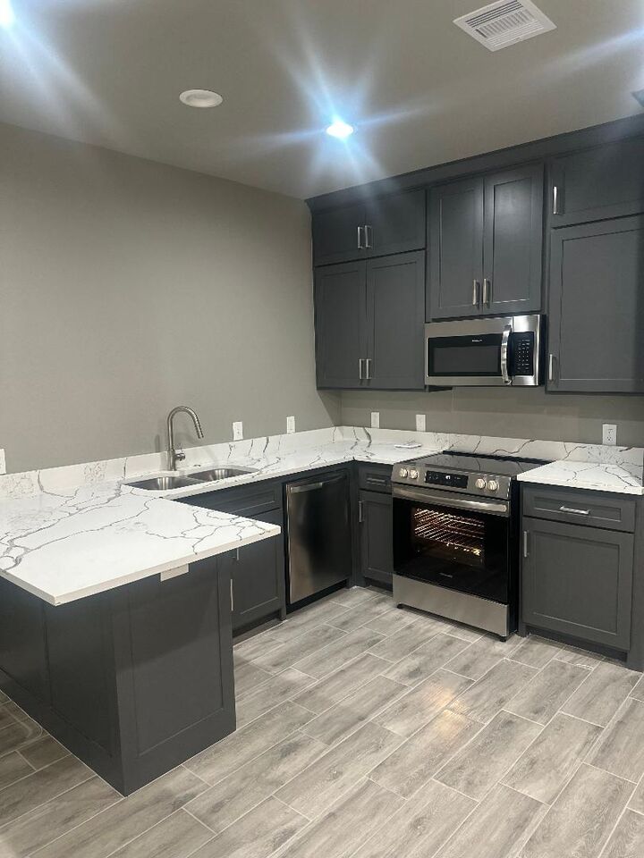 Property Photo:  340 N 9th St.  TX 77702 