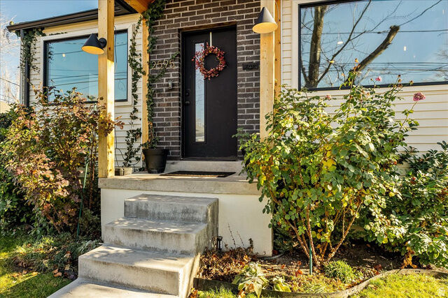 Property Photo:  2595 S 800 E  UT 84106 