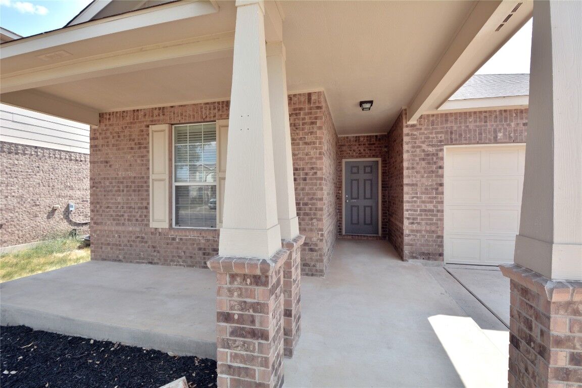 Property Photo: 113 Thrasher Cove TX 78641