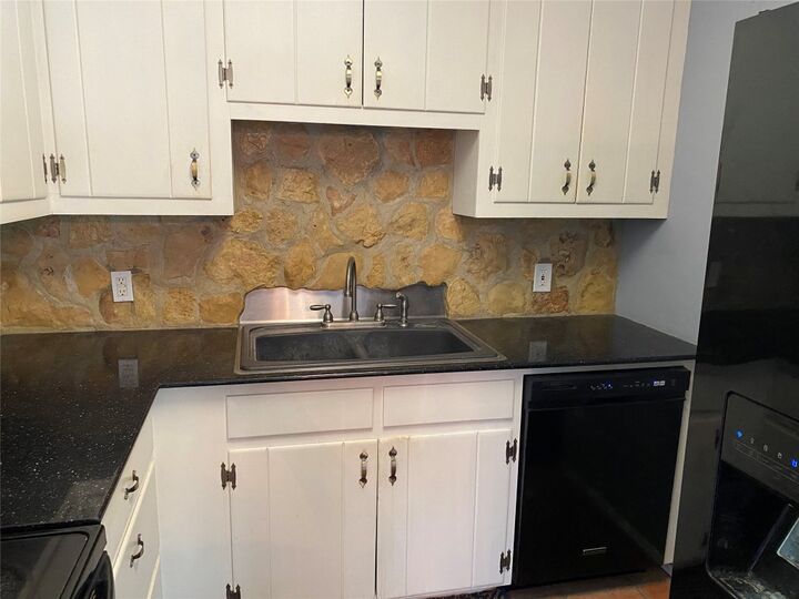 Property Photo:  47 Presidio Road  TX 78676 