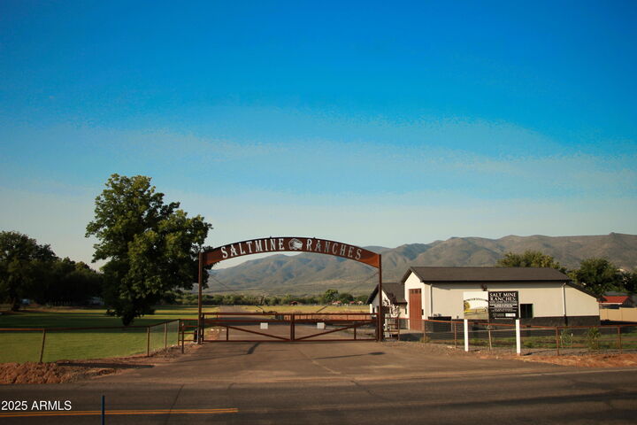 Property Photo:  1099 S Clarence Lane 3  AZ 86322 