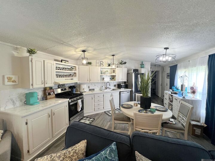 Property Photo:  11710 Parkland Dr  LA 70767 