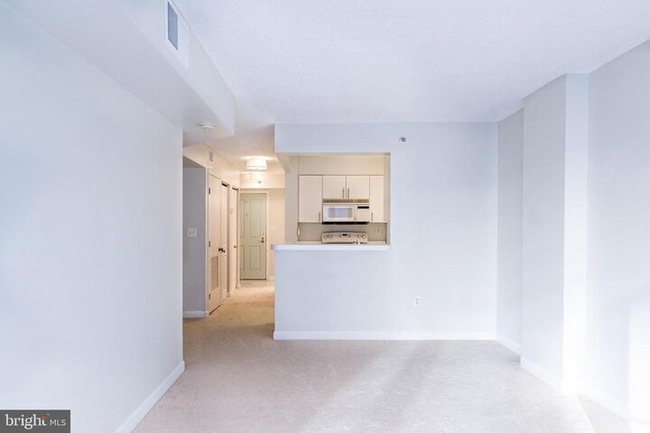 Property Photo:  601 Pennsylvania Avenue NW 201  DC 20004 