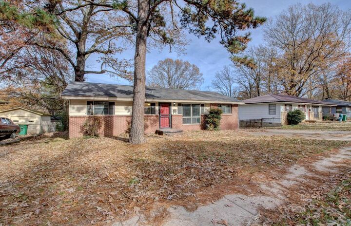 Property Photo:  20 S Wakefield  AR 72209 