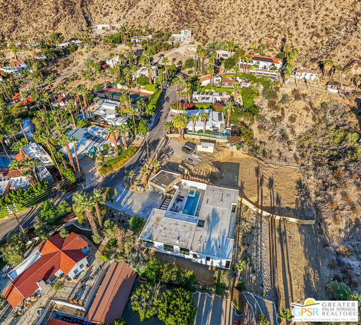 Property Photo:  322 W Crestview Dr  CA 92264 