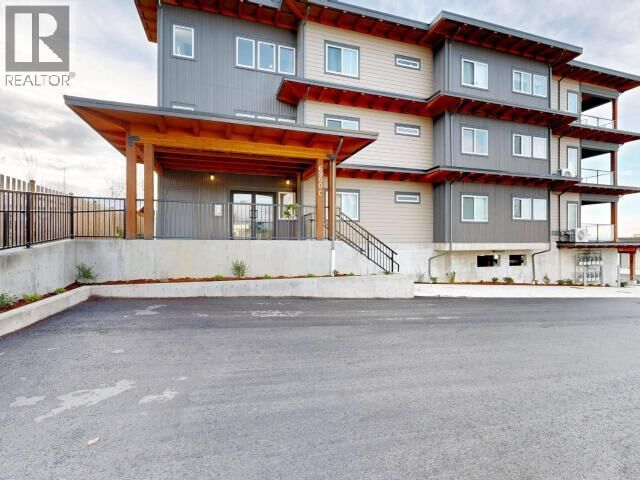 C104-6900 Burnaby Street — photo 1