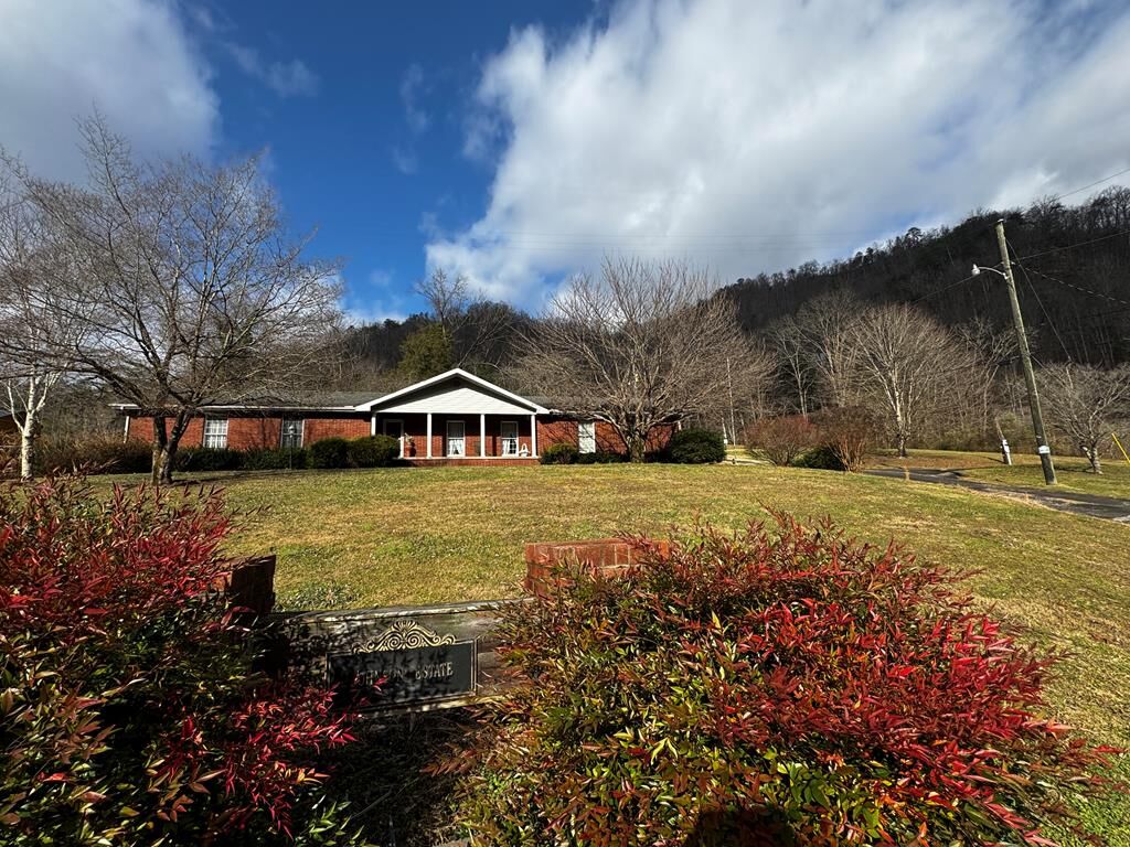 Property Photo:  977 Marrowbone Creek Road  KY 41522 